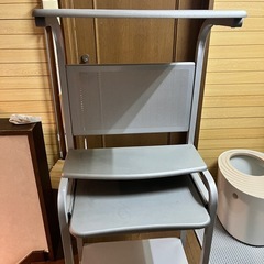 パソコンデスクの画像