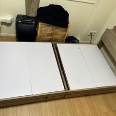 ベッドフレームの画像