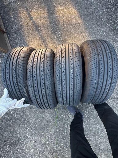 ほぼ新品　ハイフライ　HF201 195/65r15 25年27週　パンク修理なし