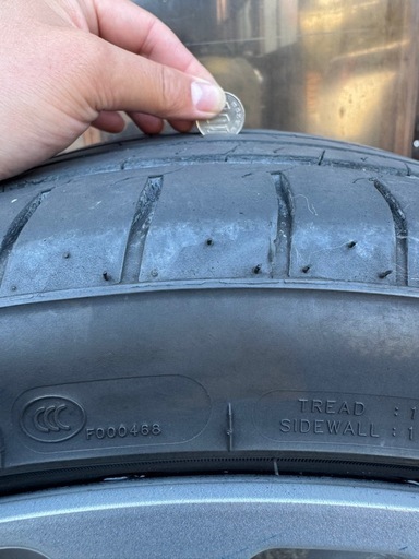 フォード　エクスプローラー純正　　18インチ 8j+44　114.3 タイヤ2本新品交換済み　215/40r18 国産車流用