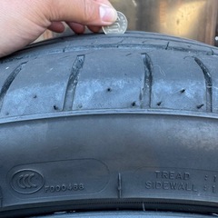 フォード　エクスプローラー純正　　18インチ 8j+44　114.3 タイヤ2本新品交換済み　215/40r18 国産車流用の画像