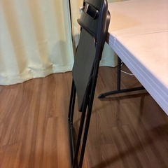 取引き相手が決まりました！【美品】パイプ椅子4脚の画像