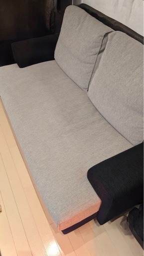 【値下げしました】広々とした2人がけソファー