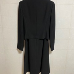 【値下】礼服　ブラックワンピーススーツ（ジャケット付き）の画像