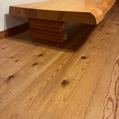 一枚板テーブルの画像