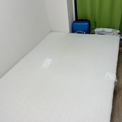 【無料】ダブルベッド＋マットレス（3/22限定）の画像