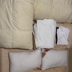 布団セット（マットレス・枕・羽毛布団2枚など）無料の画像