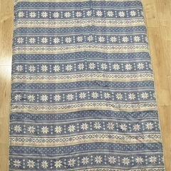 ダブル敷布団と敷布団カバー1枚、掛布団カバー2枚の画像