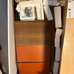 【譲ります】パソコンデスク（引き出し付）の画像