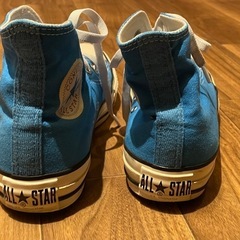 コンバース ブルー ミドルカット スニーカーの画像