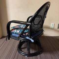 藤 回転座椅子 ロータイプ ラタンチェア 和風の画像