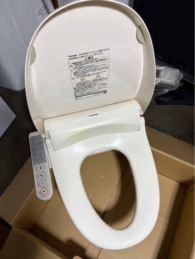 【美品】TOSHIBA 温水洗浄便座 SCS-TCK1010