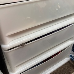 プラスチックボックス2個の画像