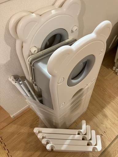 おもちゃ収納棚