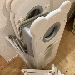 おもちゃ収納棚の画像