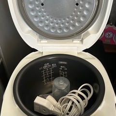 ✨激安価格✨炊飯器 タイガー 3合炊き の画像