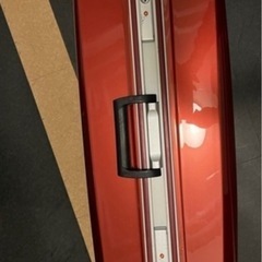 スーツケース　
キャリーケースの画像