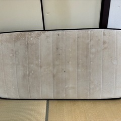 引き取ってくれたら金額渡します　マットレス
の画像
