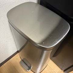 ステンレス大型ゴミ箱 美品の画像