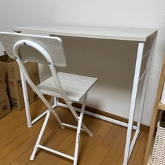 ニトリ  デスクとチェアの画像