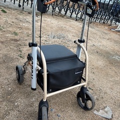 歩行器 歩行補助車の画像