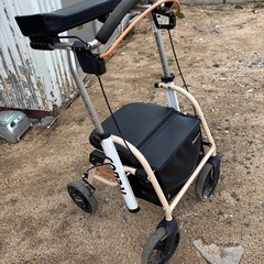 歩行器 歩行補助車の画像
