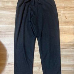 しまむら✨SNS人気✨カジュアルコーデに✨スラックス✨センターライン入り✨の画像