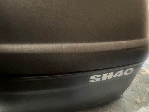 バイク用リアボックス　SHAD４０(４０L)
