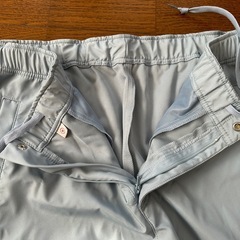 ユニクロのパンツの画像