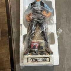 トラッカーフィギュア新品3体の画像