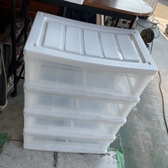 訳あり 4段　プラスチックケース　衣類収納　中古の画像