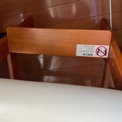 幼児用の椅子の画像