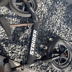 ストライダー 黒の画像