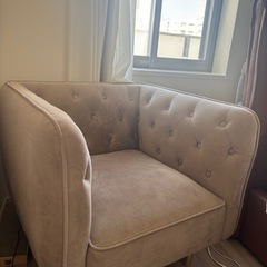 1人掛けソファ　エレガント　LOWYAの画像
