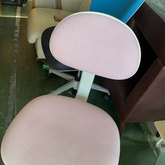 訳あり　回転椅子　ピンク　中古の画像