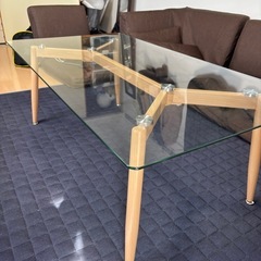 ガラステーブルの画像