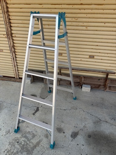 中古　脚立　売ります