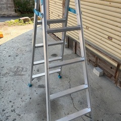 中古　脚立　売りますの画像