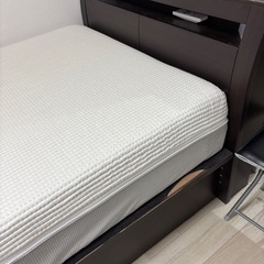 ベッド（セミダブル）の画像