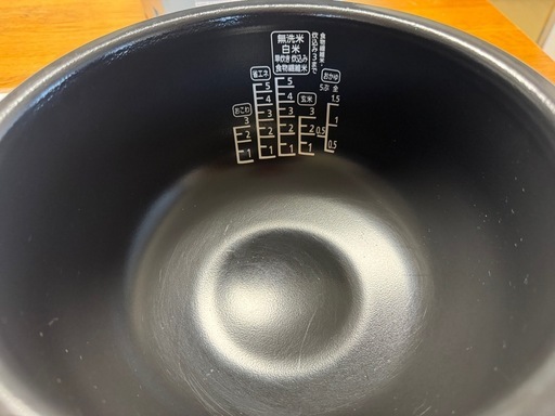 使用数回　美品　アイリスオーヤマ IH炊飯器 5.5合 RC-IL50-G
