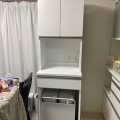 食器棚の画像