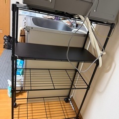 ローラー付きスチールラックの画像