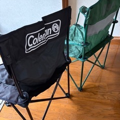 Coleman＋迷彩柄　折りたたみ椅子二脚
の画像