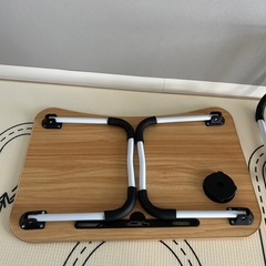 折りたたみ机の画像