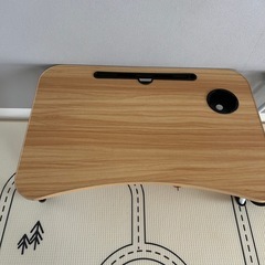 折りたたみ机の画像