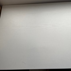 ニトリの白テーブルの画像