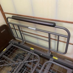 介護用電動ベッド（グランツ社製・3モーター)の画像