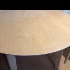 食卓テーブルの画像