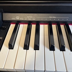 ローランド中古電子ピアノ　88鍵盤　椅子付きの画像