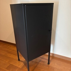 ⭐️【お値下げしました！ほぼ半額です】ほとんど新品・未使用品のオシャレなIKEAのメタルキャビネット！⭐️の画像